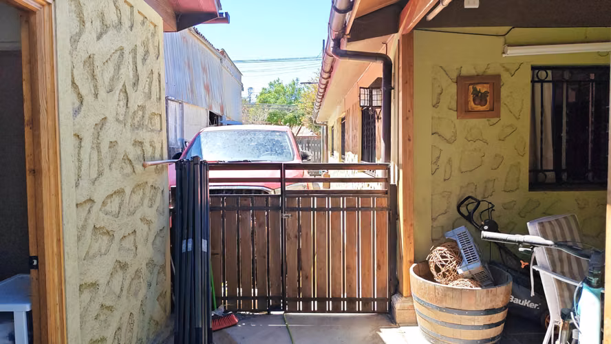 LIMACHE, CASA EN SECTOR  TRADICIONAL