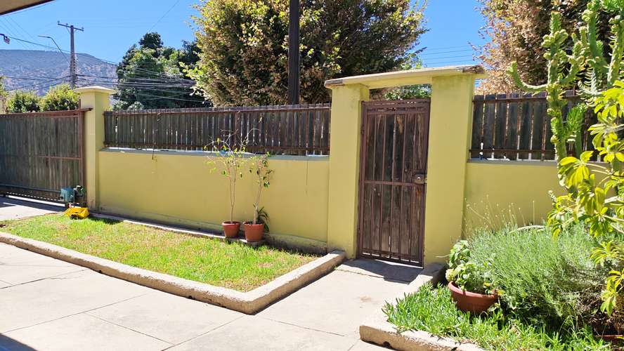 LIMACHE, CASA EN SECTOR  TRADICIONAL