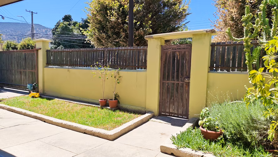 LIMACHE, CASA EN SECTOR  TRADICIONAL