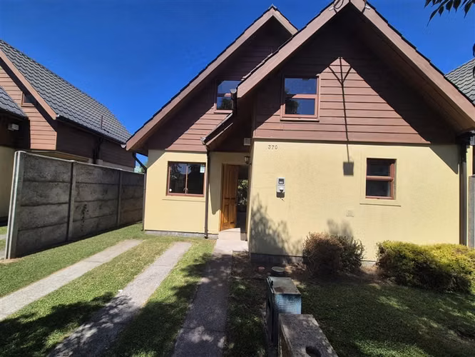 Casa Nueva en venta de 3 dorm. 3 baños en Los Angeles - Imagen 2