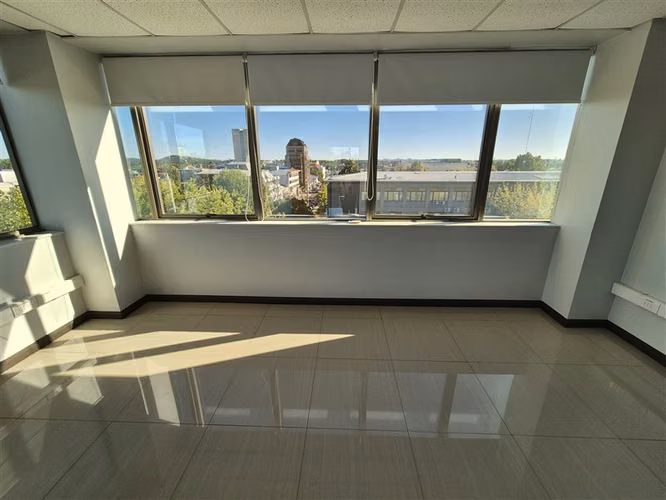 Amplia Oficina en arriendo en Los Angeles