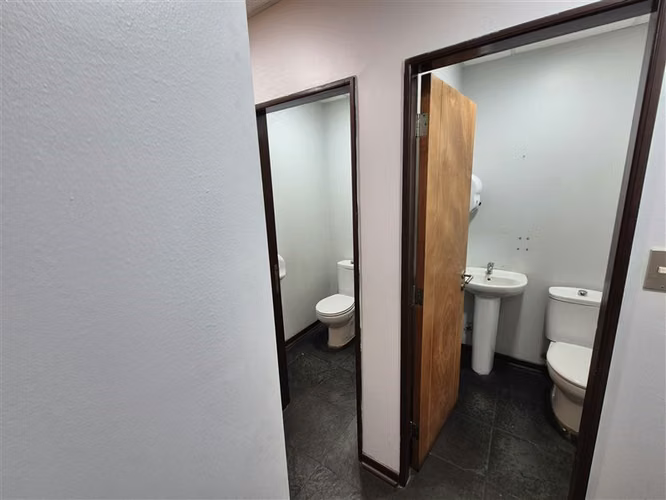 Amplia Oficina en arriendo en Los Angeles