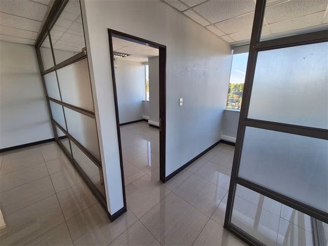 Amplia Oficina en arriendo en Los Angeles
