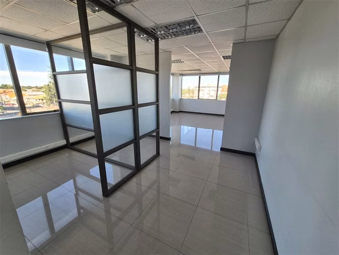 Amplia Oficina en arriendo en Los Angeles