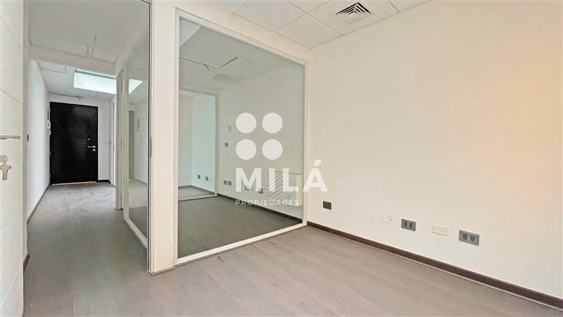Oficina Estoril, 2 privados, estacionamiento y bodega