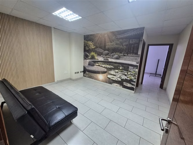 Oficina de 2 ambientes en arriendo en Los Angeles