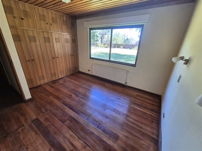 Casa de quinta, en arriendo de 6 dorm. en Los Angeles