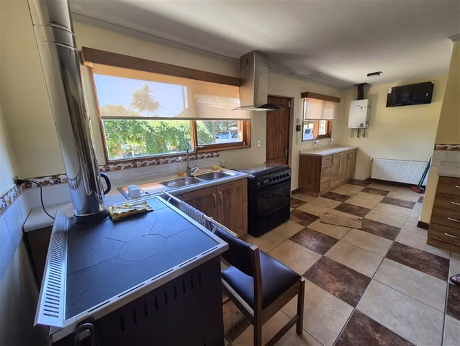 Casa de quinta, en arriendo de 6 dorm. en Los Angeles