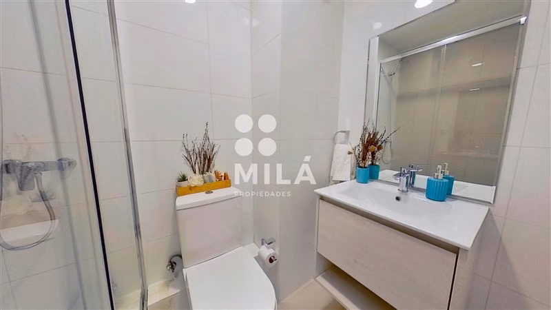 Nuevo, amplia terraza, cómodos espacios. - Imagen 10