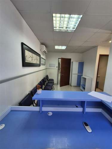 Oficina y/o consulta de 3 privados en venta en Los Angeles