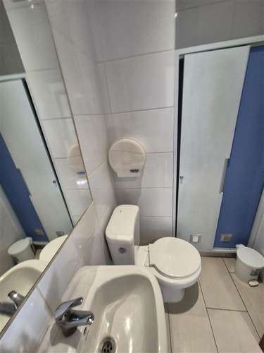 Oficina y/o consulta de 3 privados en venta en Los Angeles