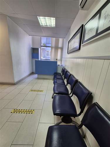 Oficina y/o consulta de 3 privados en venta en Los Angeles