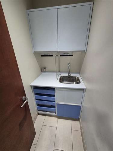 Oficina y/o consulta de 3 privados en venta en Los Angeles