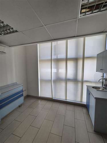 Oficina y/o consulta de 3 privados en venta en Los Angeles