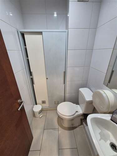 Oficina y/o consulta de 3 privados en venta en Los Angeles
