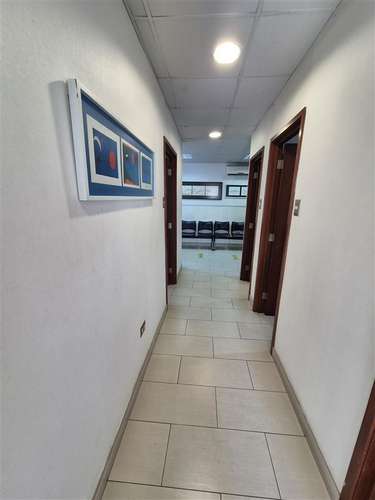 Oficina y/o consulta de 3 privados en venta en Los Angeles