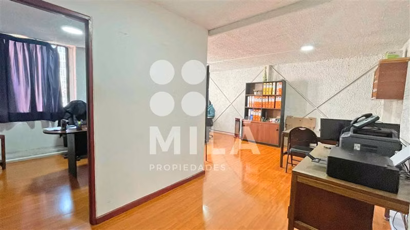 25% Bajo tasación. Edificio de 4 pisos de múltiples espacios