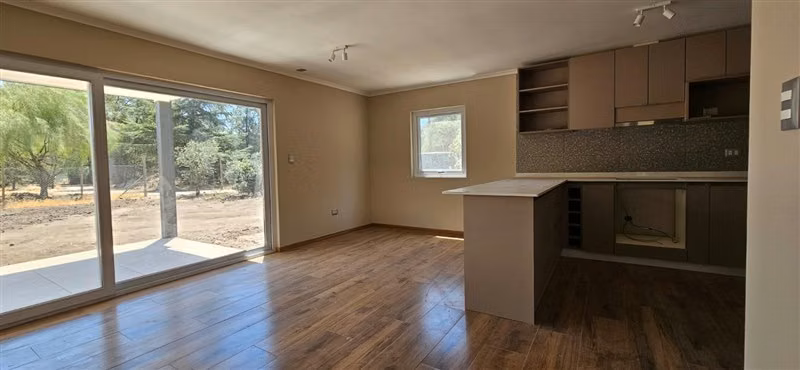 Casa en arriendo de 3 dorm. en Colina