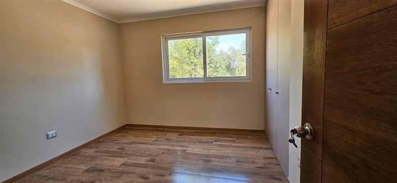 Casa en arriendo de 3 dorm. en Colina