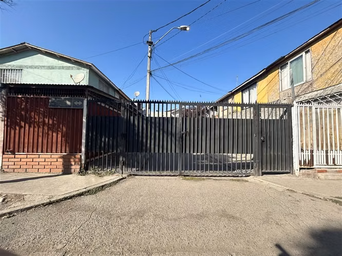 Casa en venta de 4 dorm. en San Bernardo