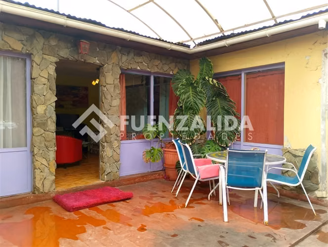 Casa en venta de 3 dorm. en La Cisterna