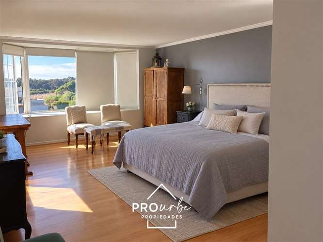 Casa de 6 dorm + servicios, en Santa María del Mar