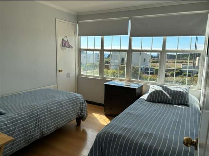 Casa de 6 dorm + servicios, en Santa María del Mar