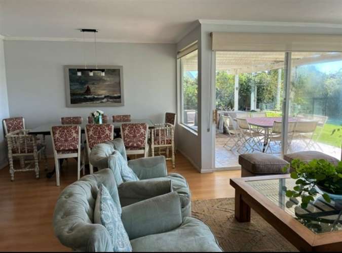 Casa de 6 dorm + servicios, en Santa María del Mar