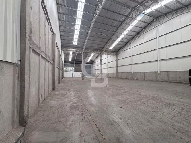 Bodega 1.000 m² Quilicura | San Ignacio, Seguridad 24/7