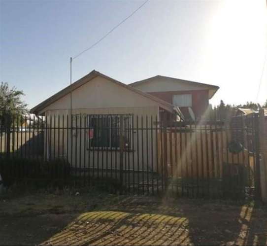 Casa en venta de 3 dorm. en Los Angeles - Imagen 2