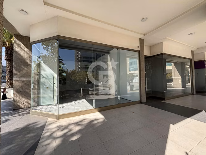Arriendo local comercial, Strip Center Vitacura