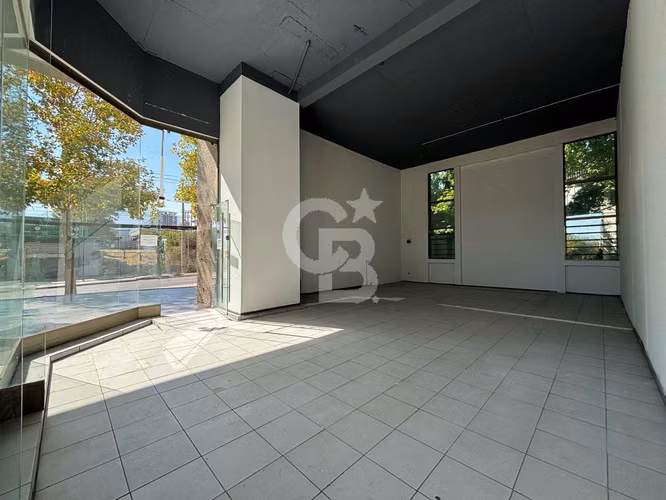 Arriendo local comercial, Strip Center Vitacura