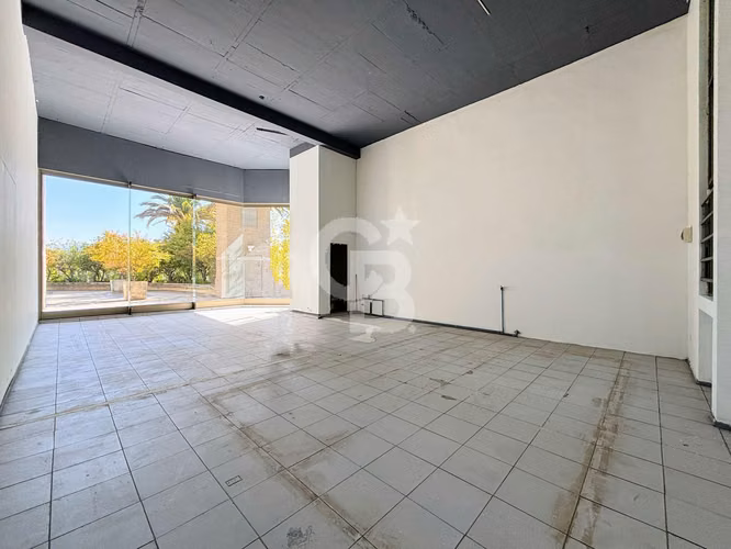 Arriendo local comercial, Strip Center Vitacura