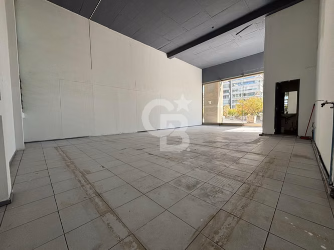 Arriendo local comercial, Strip Center Vitacura