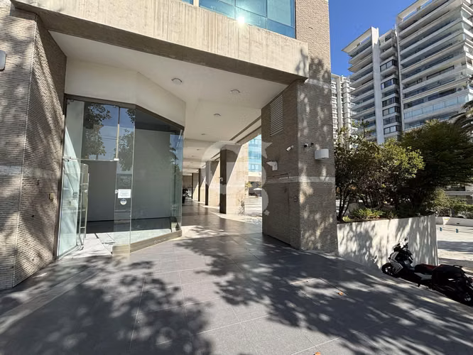 Arriendo local comercial, Strip Center Vitacura