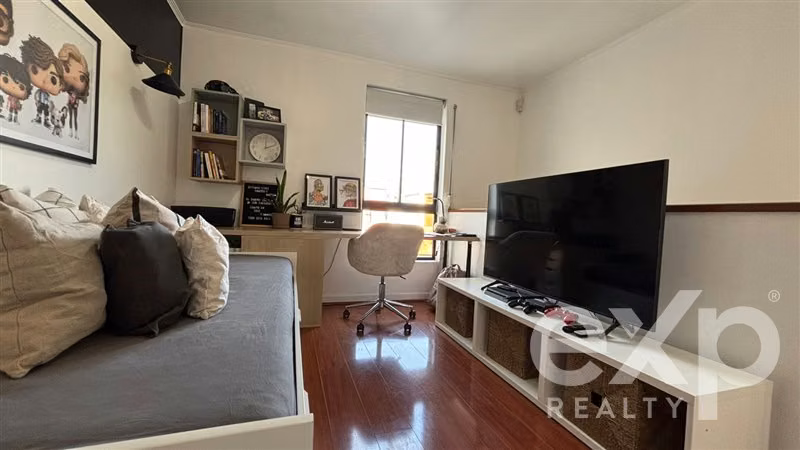 casa en Cond Huechuraba cerca colegio Pumahue