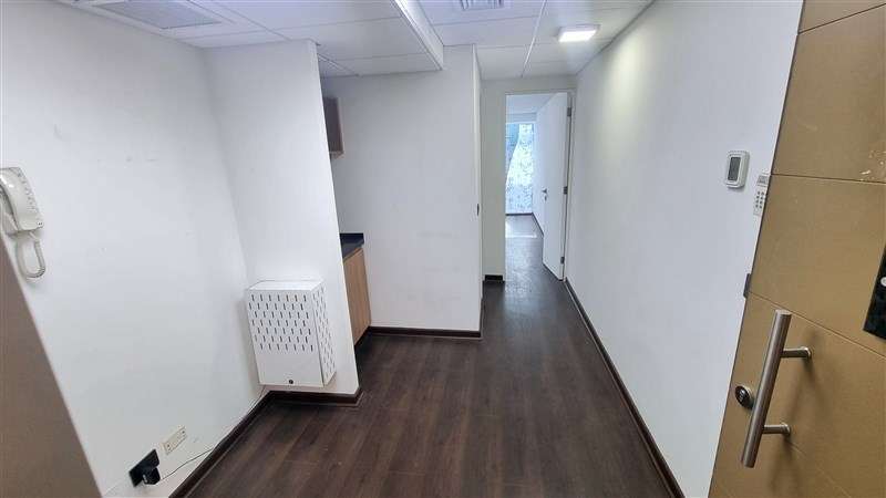 Moderna Oficina en Venta en Las Condes - Imagen 4