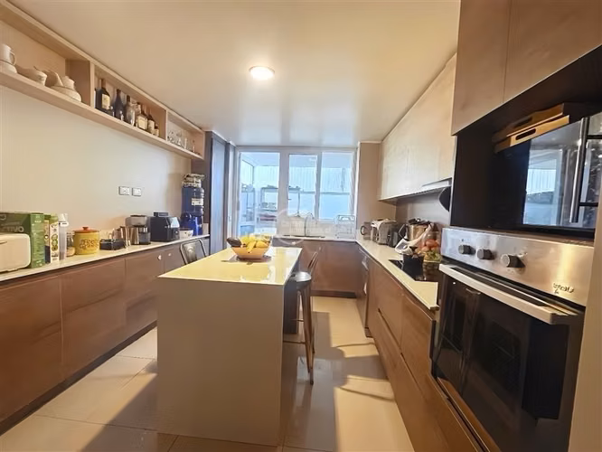 Departamento amplio en venta de 3 dorm. en Viña del Mar