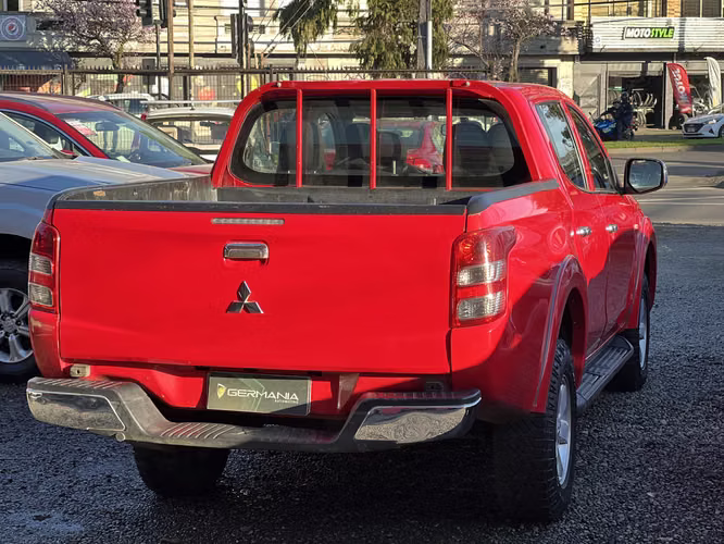 MITSUBISHI L200 4X4 - Imagen 5