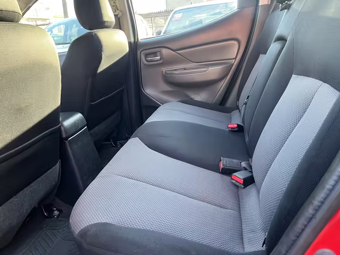 MITSUBISHI L200 4X4 - Imagen 10