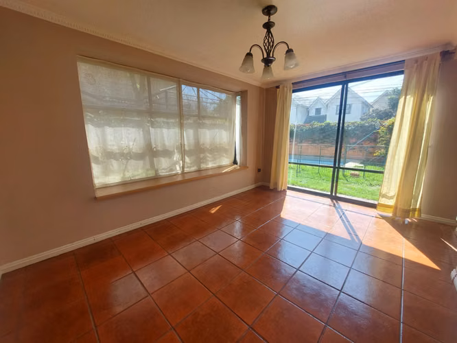 Casa En Venta De 4 Dorm. En Jardin Alto De La Florida