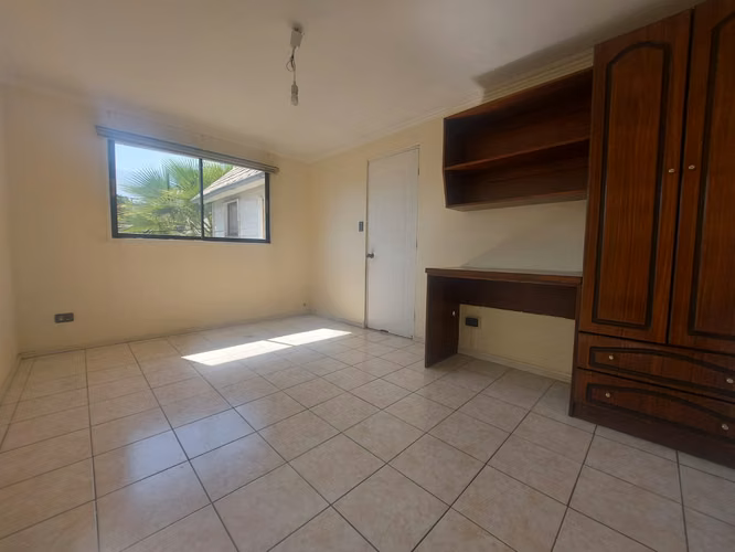 Casa En Venta De 4 Dorm. En Jardin Alto De La Florida