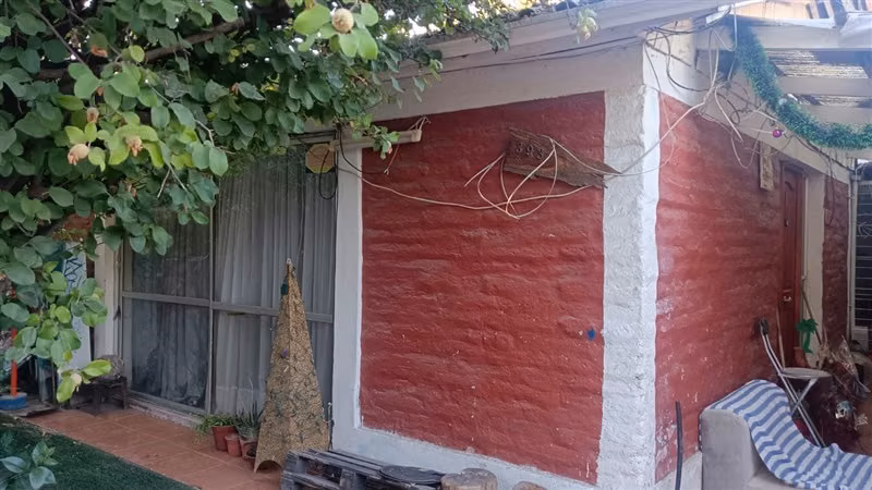 Casa en venta amplia en pasaje cerrado en comuna San Joaquín