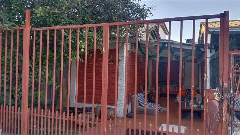 Casa en venta amplia en pasaje cerrado en comuna San Joaquín