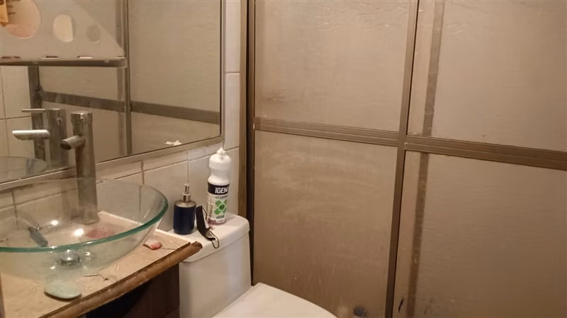 Casa en venta amplia en pasaje cerrado en comuna San Joaquín