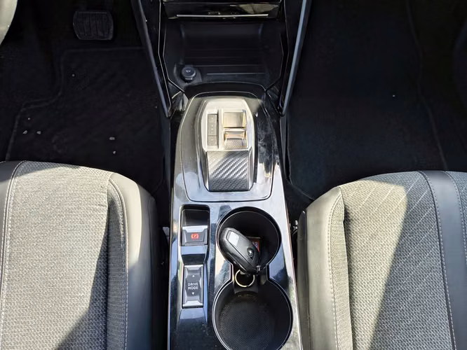 PEUGEOT 2008 2025