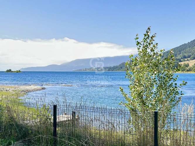 Donde desagua el Lago Riñihue,  con orilla
