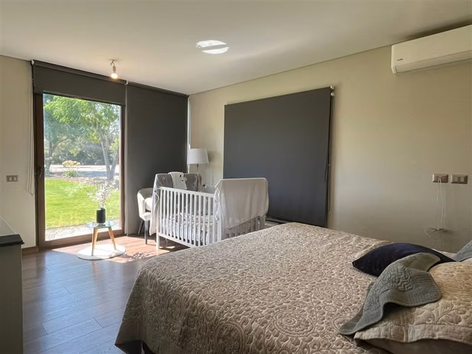 Mediterranea en condominio Piedra roja 4D 4B Chicureo