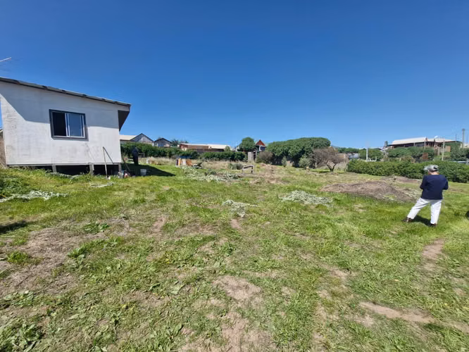 Grace Kelm Vende Práctica Parcela en Papudo 1300 m2 con Cabaña