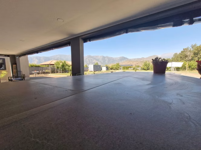 Grace Kelm Vende Casa en parcela de 5.000 m² en Paine: naturaleza, amplitud y hermosa vista a la cordillera